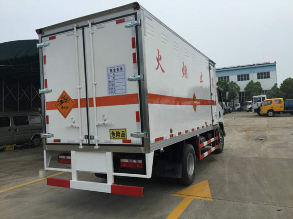陝汽5米1（3.3噸）爆破器材車