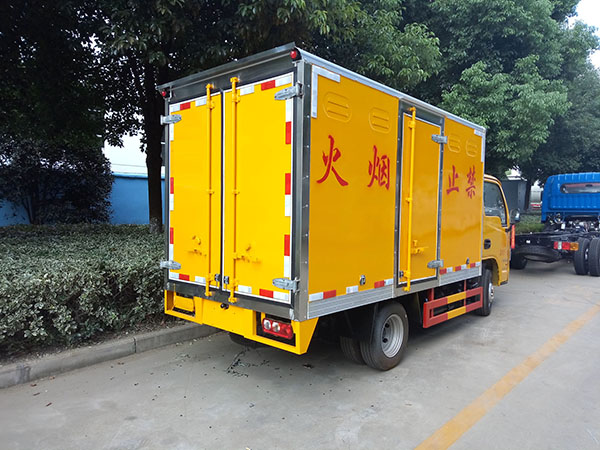 躍進3.3米毒性感染性廂式車