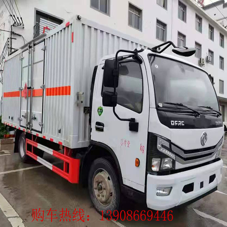 東風多利卡5.1米腐蝕性品廂式運輸車